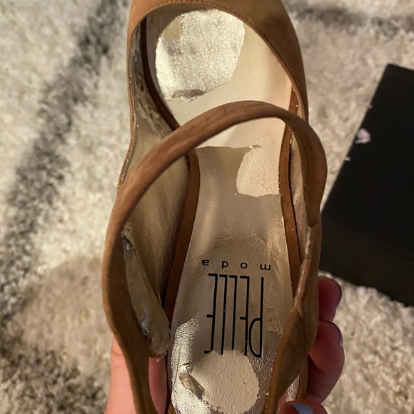 Tan Pelle Moda heels with ankle strp - Picture 8 of 11